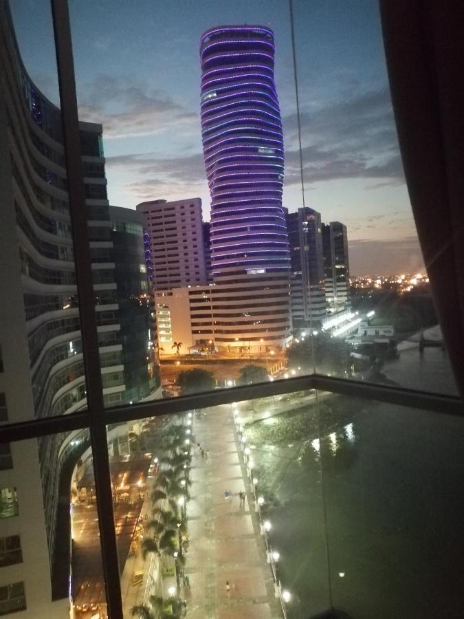Puerto Santa Ana Suites Гуаякіль Екстер'єр фото