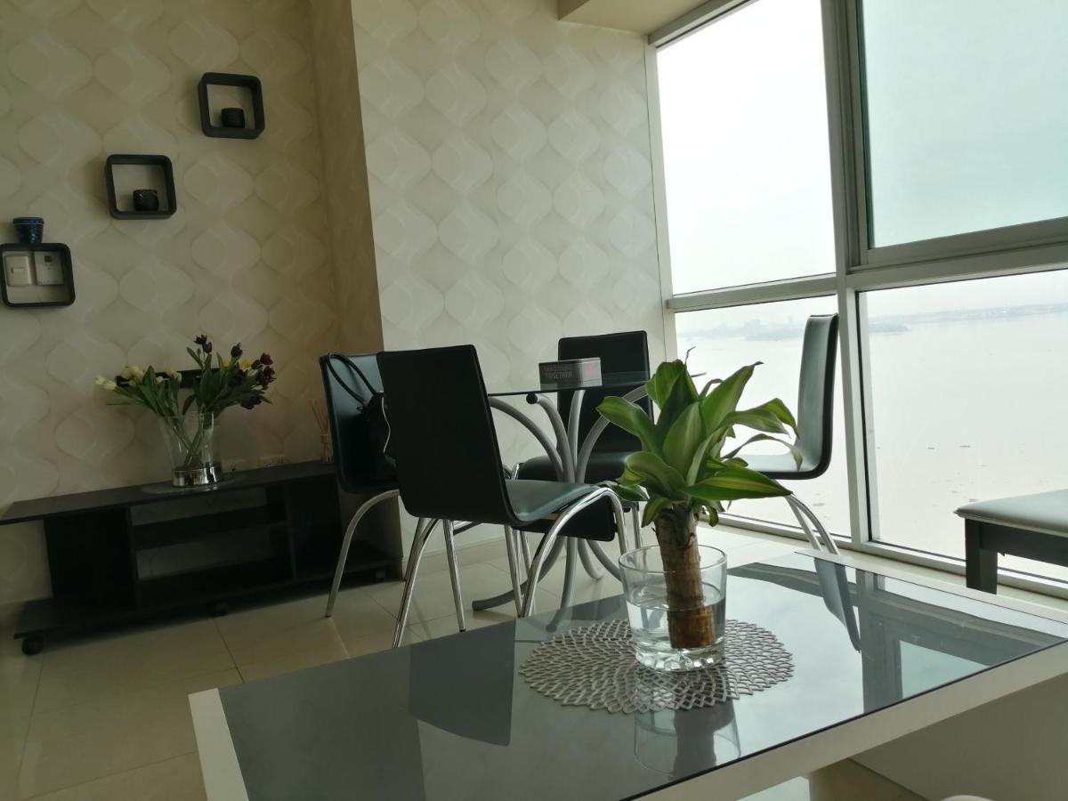 Puerto Santa Ana Suites Гуаякіль Екстер'єр фото