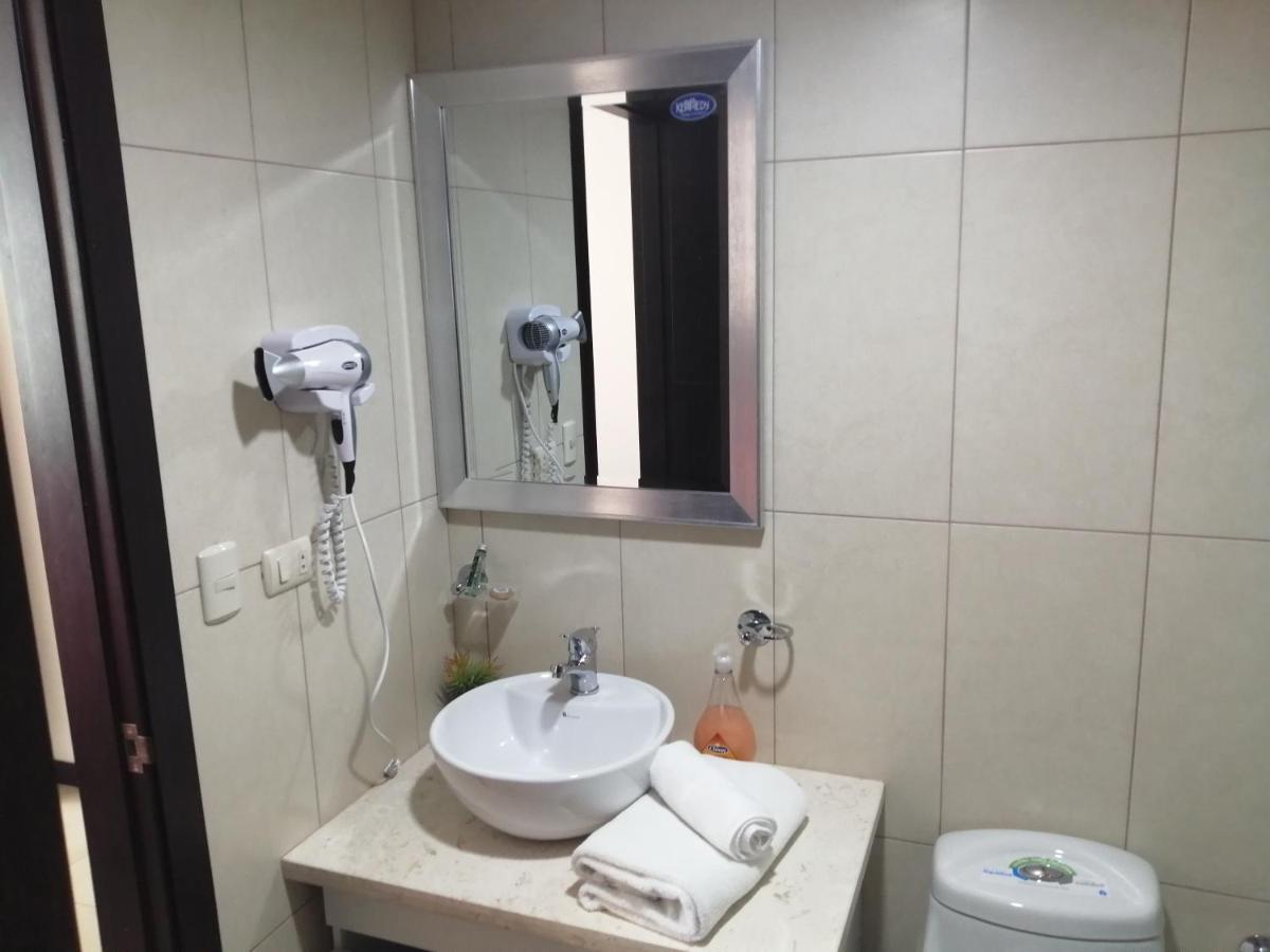 Puerto Santa Ana Suites Гуаякіль Екстер'єр фото
