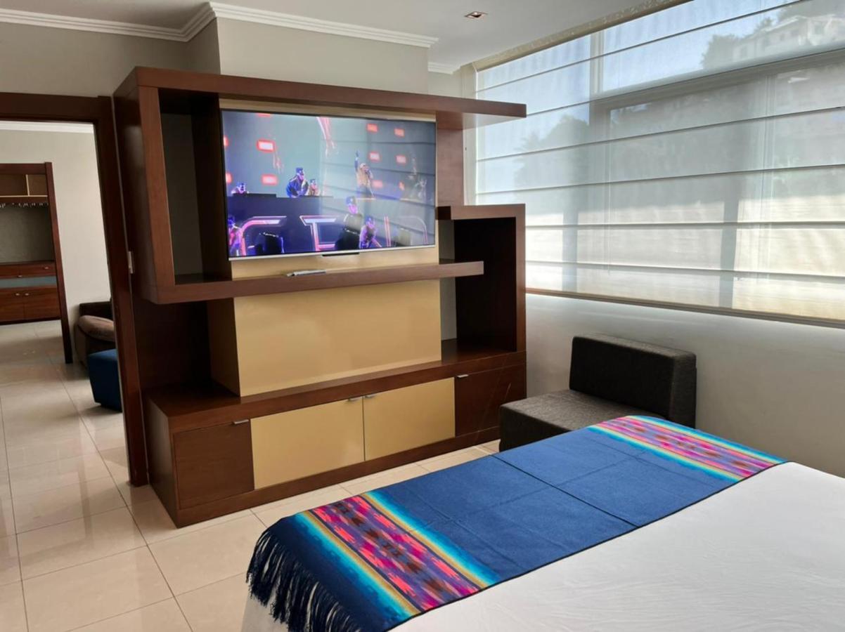 Puerto Santa Ana Suites Гуаякіль Екстер'єр фото