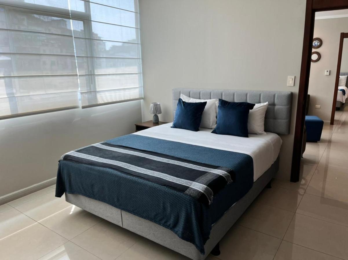 Puerto Santa Ana Suites Гуаякіль Екстер'єр фото