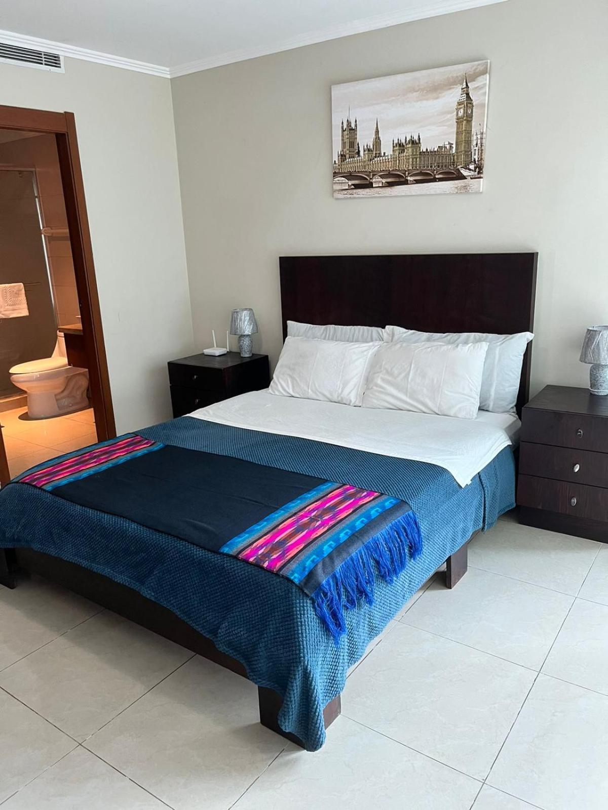 Puerto Santa Ana Suites Гуаякіль Екстер'єр фото