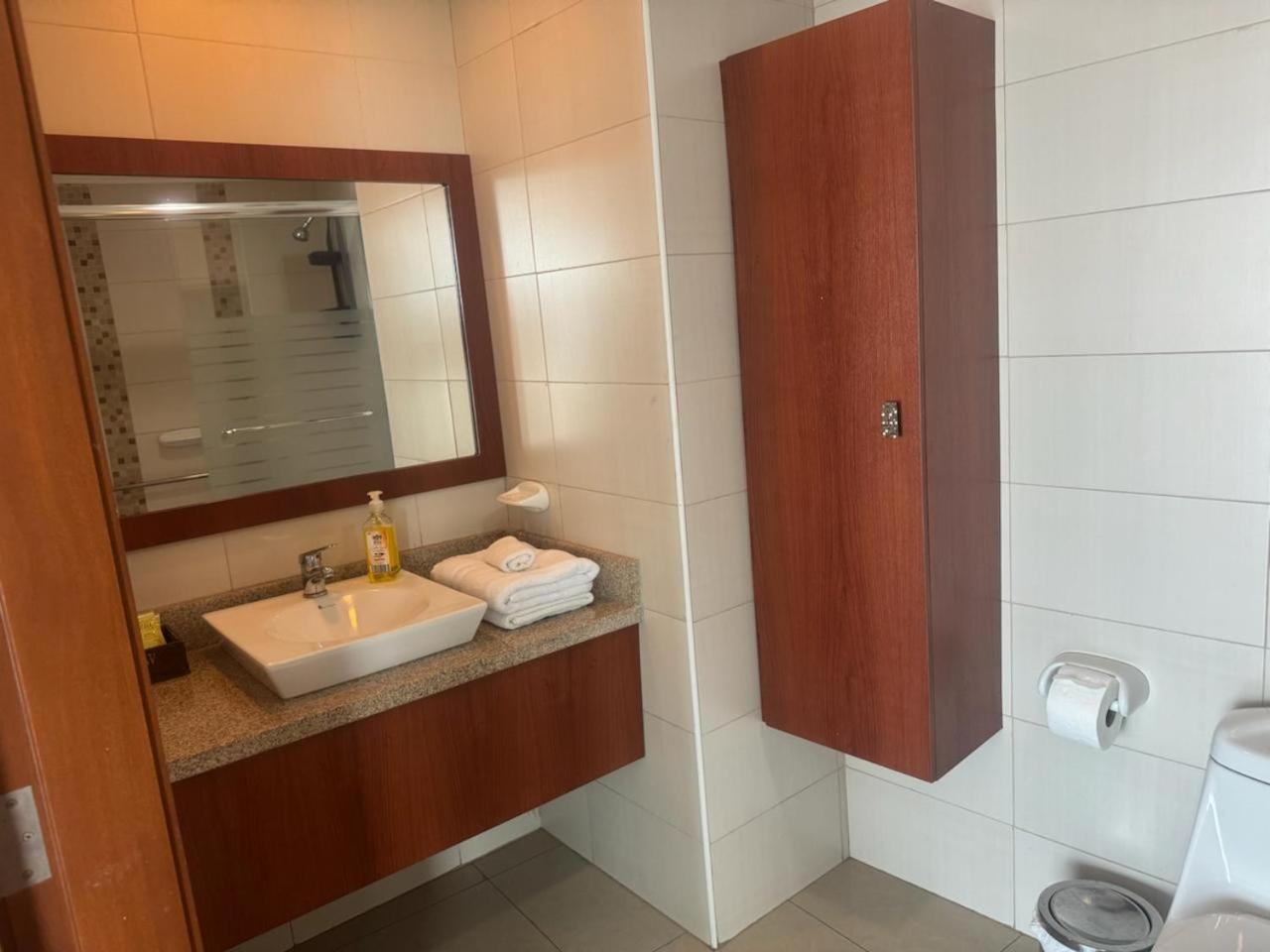 Puerto Santa Ana Suites Гуаякіль Екстер'єр фото